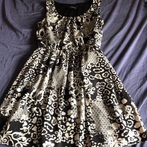 Black and white patterned dress